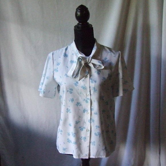Koret Tops - Koret blouse white short sleeved shirt with blue flowers and bow tie vintage 80s